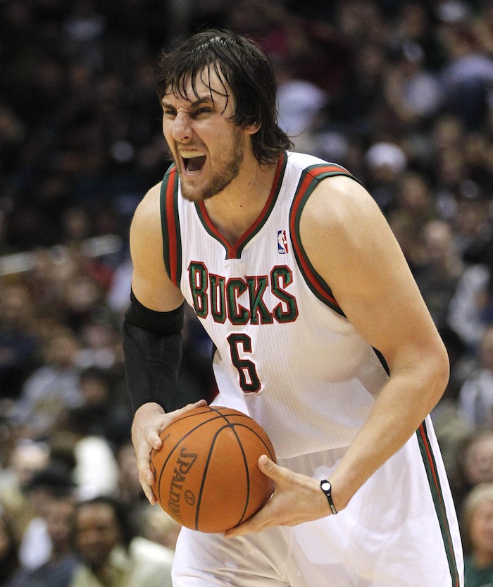 NBA Straya – NEVER FORGET: Andrew Bogut smashes the Bobcats- Milwaukee vs Charlotte, March 28, 2011