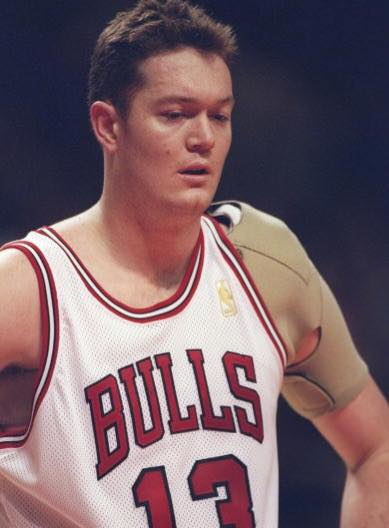 NBA Straya – NEVER FORGET! Luc Longley: the First Australian to play in the NBA Playoffs – Bulls vs Cavs, 1994